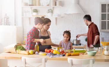 Вредные советы, как перевести семью на правильное питание