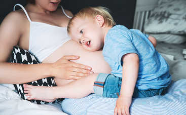 Что делать, если ребенок неожиданно перестал шевелиться в животике у мамы?