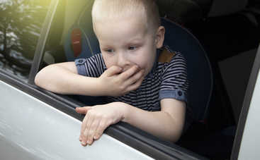Что делать, если ребенка укачивает в автомобиле?