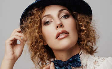 Звезда Великолепного века Мерьем Узерли родила дочь и показала фото крохи