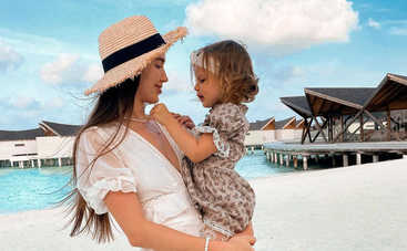 Известная модель накрасила свою 2-летнюю дочь и нарвалась на критику в Сети