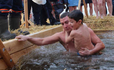 Как подготовить ребенка к Крещенским купаниям?