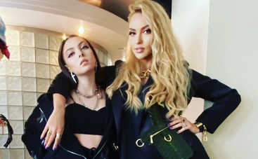 Оля Полякова перекрасила 15-летнюю дочь в рыжий цвет