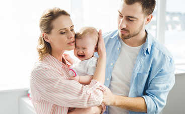 Небеспомощные родители: как бороться с коликами, вздутиями и запорами у малышей