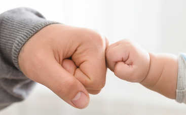 Украинские папы теперь могут брать отпуск при рождении ребенка