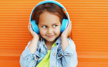 Доктор Комаровский рассказал,  как выбрать безопасные наушники для ребенка
