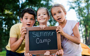 Чем занять ребенка летом: будут ли работать детские лагеря в Киеве?