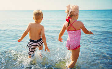 В Бердянске чуть не утонули двое детей: правила безопасности на воде