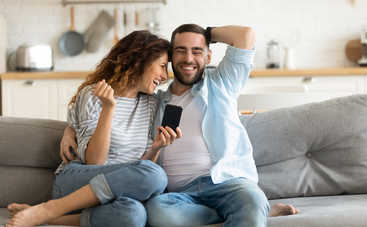 20 вопросов партнеру, которые поднимут настроение