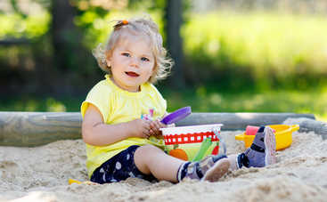 Что взять на прогулку с ребенком: чек-лист опытной мамы