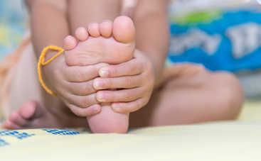 Боли роста у ребенка: что это такое и нужно ли их лечить