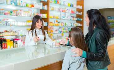 Наконец-то: Рада запретила аптекам продавать лекарства несовершеннолетним