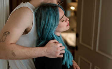 Роды как на ладони: актриса Хилари Дафф показала фото, как рожала дочку