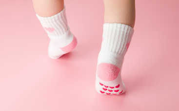 Ребенок ходит на цыпочках: когда показаться врачу? Ответ невролога