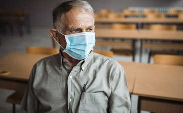 Школы с непривитыми учителями будут работать дистанционно