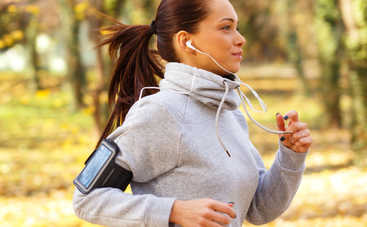 Как бегать осенью, чтобы не заболеть: правила и лайф-хаки спортсменов