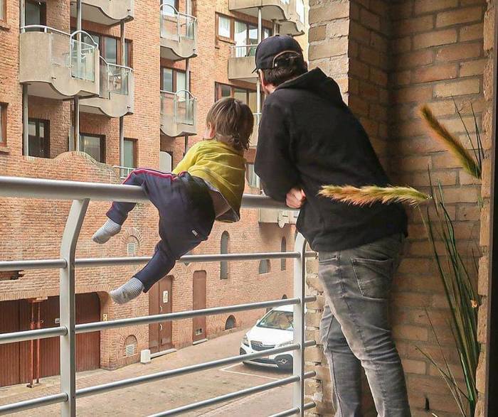 Фото, которое щекочет нервы любой мамы. Да и папы тоже