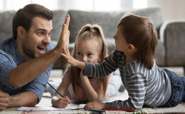 Почему ребенок не любит, когда его хвалят: мнение психолога