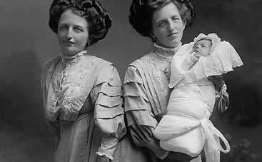 Беременность и роды на двоих: как сиамские близнецы родили ребенка