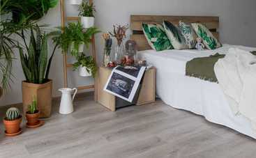 Виниловая плитка на пол: обзор трендового отделочного материала