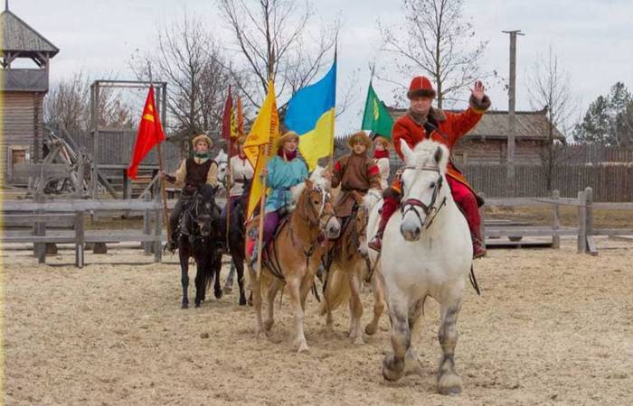 Конное шоу - фишка парка "Киевская Русь"/фото parkkyivrus.com
