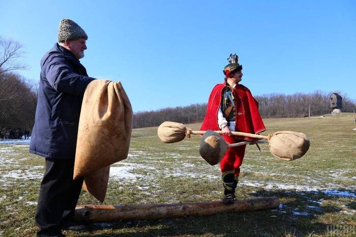 Народные забавы в Пирогово/фото unian.net