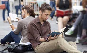 Психологи опровергли миф о распущенности подростков