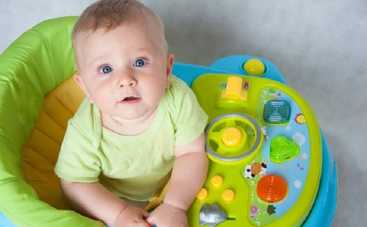 Нужны ли ребенку ходунки: «за» и «против»