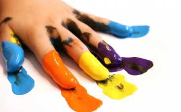 Как научить ребенка различать цвета