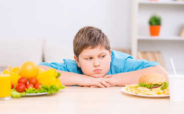 5 полезных привычек, которые помогут ребенку похудеть