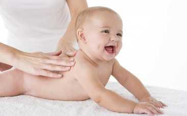 Учимся делать массаж грудничку (видео)