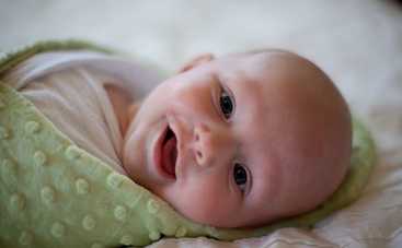 Развеиваем миф о тугом пеленании грудничков