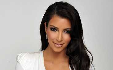 Трехлетняя дочка Кардашьян разгуливает с сумочкой за $ 2000 (фото)