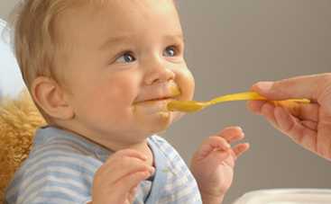 Опасности из коробки: чем заменить «модные» каши в рационе ребенка