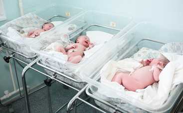 В США роддом выставил папе счет за то, что ему показали сына (фото)