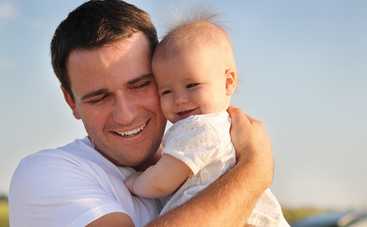 Оказывается, папам больше нравится возится с детьми, чем мамам
