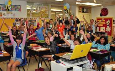 В США, чтобы заставить детей заниматься, учитель читает рэп (видео)