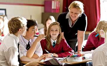 В Британии школьнику-трансгендеру разрешили носить форму для девочек (фото)