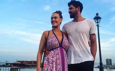 Максим Чмерковский учится одевать подгузники (видео)