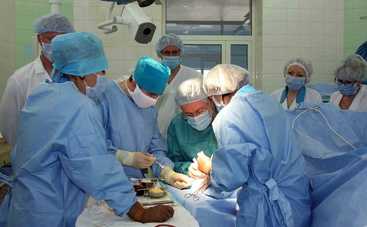 Парень, которого прооперировали еще в утробе матери (фото)