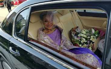 86-летняя невеста сама сшила себе свадебное платье (фото)