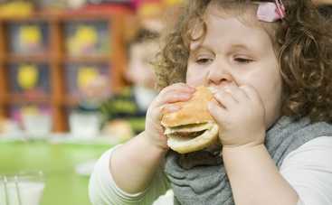 Врачи поняли, что провоцирует детское ожирение