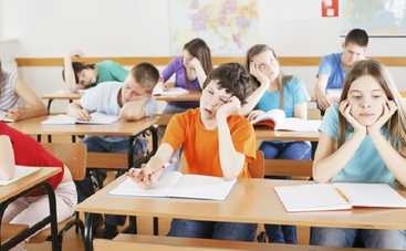 Ученые доказали, что уроки по утрам вредят здоровью детей