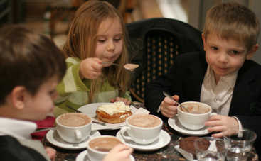 Нескучный детский этикет: как вести себя за столом