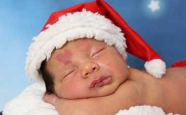 Мама, я тебя люблю: в Турции родился малыш с сердечком на лбу