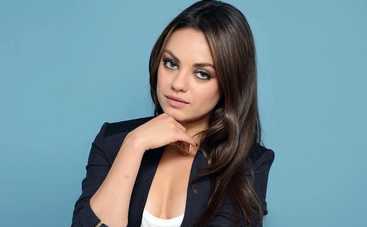 Мила Кунис сводила дочь в маникюрный салон (фото)