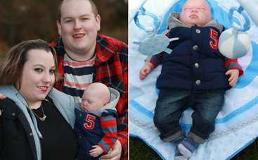 Бездетная пара завела куклу вместо ребенка