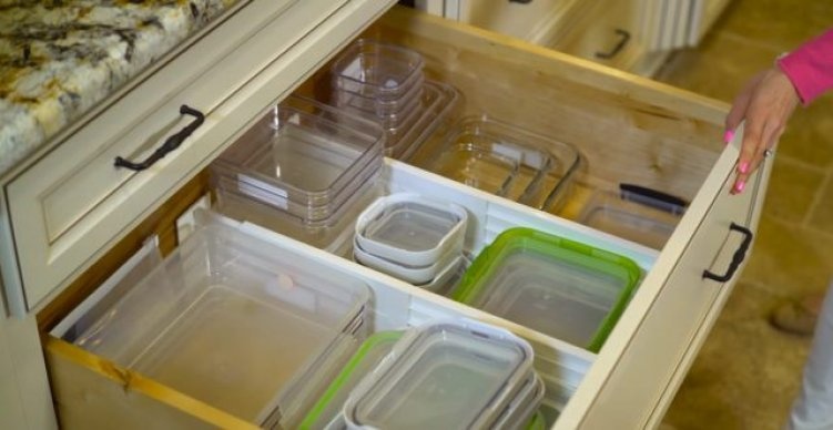 tips-for-organizing-a-deep-kitchen-drawer-640x367_751x388_01
