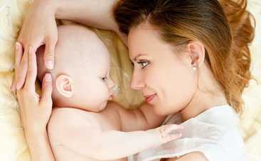Ученые узнали, почему мамы держат детей слева от себя