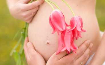 Гаптономия: как общаться с малышом до рождения